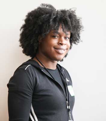 Picture of Artist Rhonda Warren